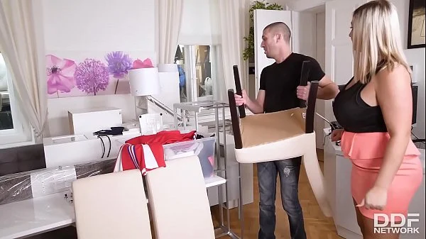 Big Juggs Slut Paola Diamante Loves Getting Sucked And Fucked By Amateur Cocks So This Time She Gets Rammed Good By Stud In Hot Affair - AMATEUR EURO